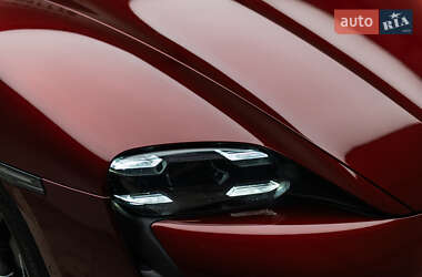 Седан Porsche Taycan 2021 в Мукачево