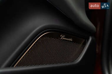 Седан Porsche Taycan 2021 в Мукачево