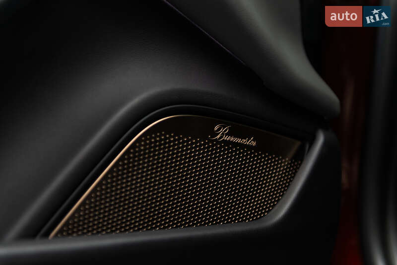 Седан Porsche Taycan 2021 в Мукачево