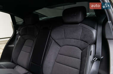 Седан Porsche Taycan 2021 в Мукачево