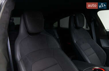 Седан Porsche Taycan 2021 в Мукачево