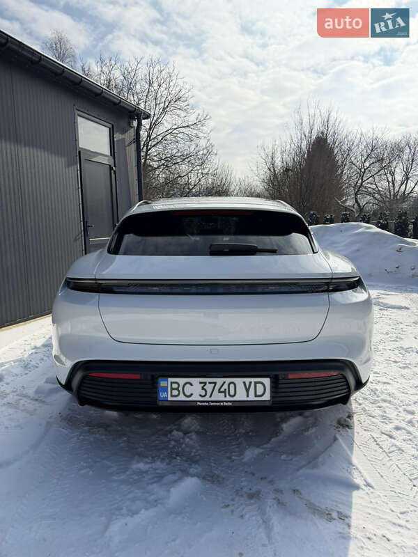 Седан Porsche Taycan 2024 в Львове