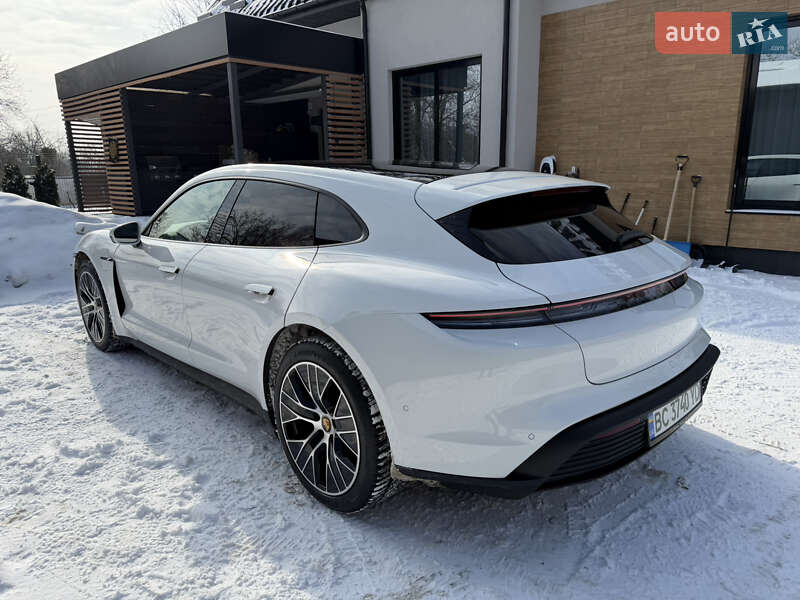 Седан Porsche Taycan 2024 в Львове