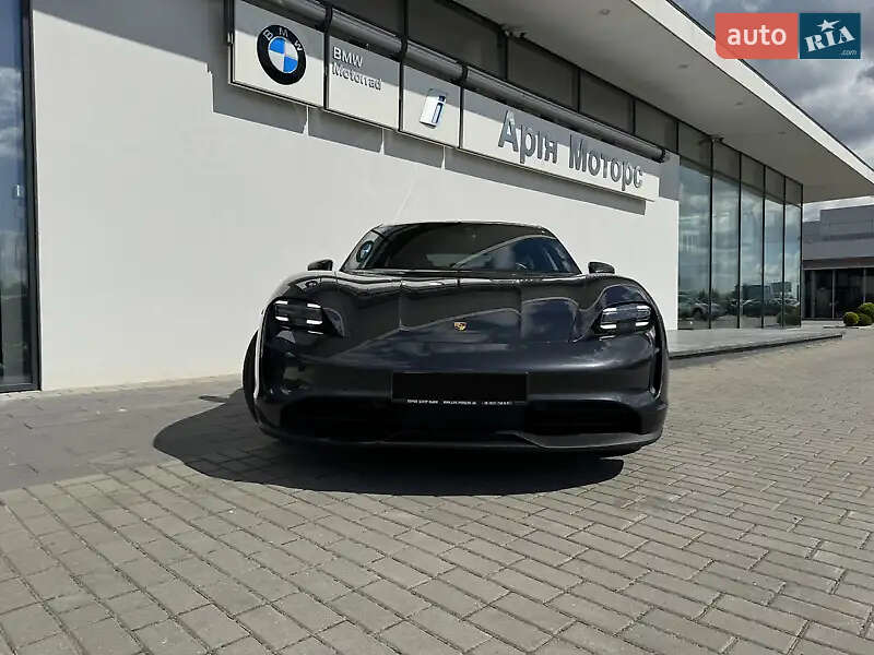 Седан Porsche Taycan 2021 в Львове