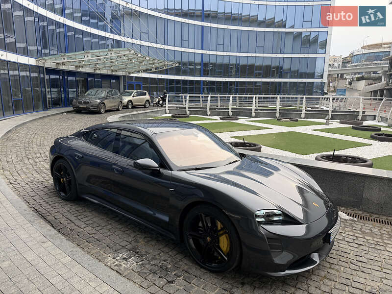 Porsche Taycan 2020