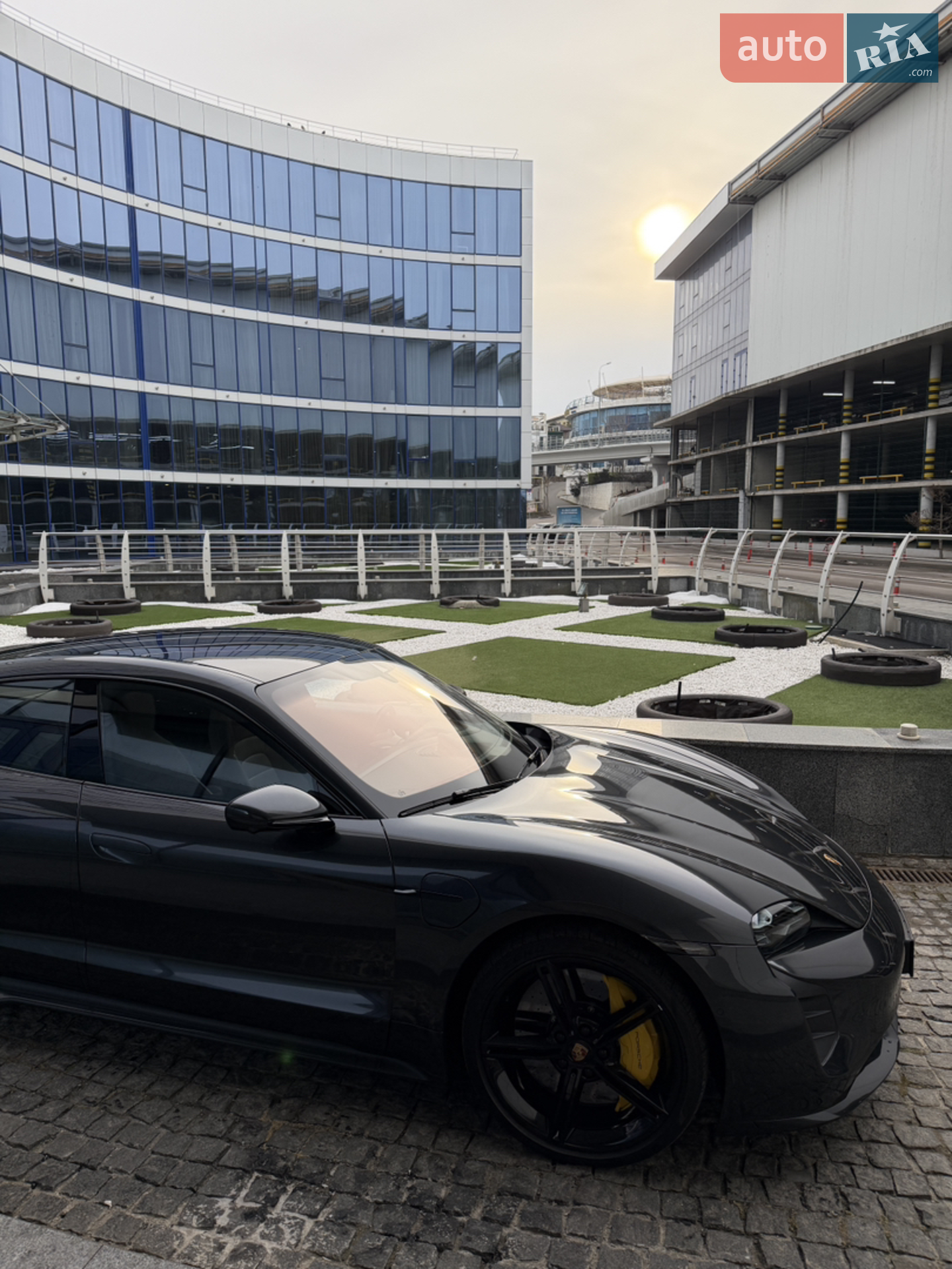2020 Porsche Taycan - мініатюра 29
