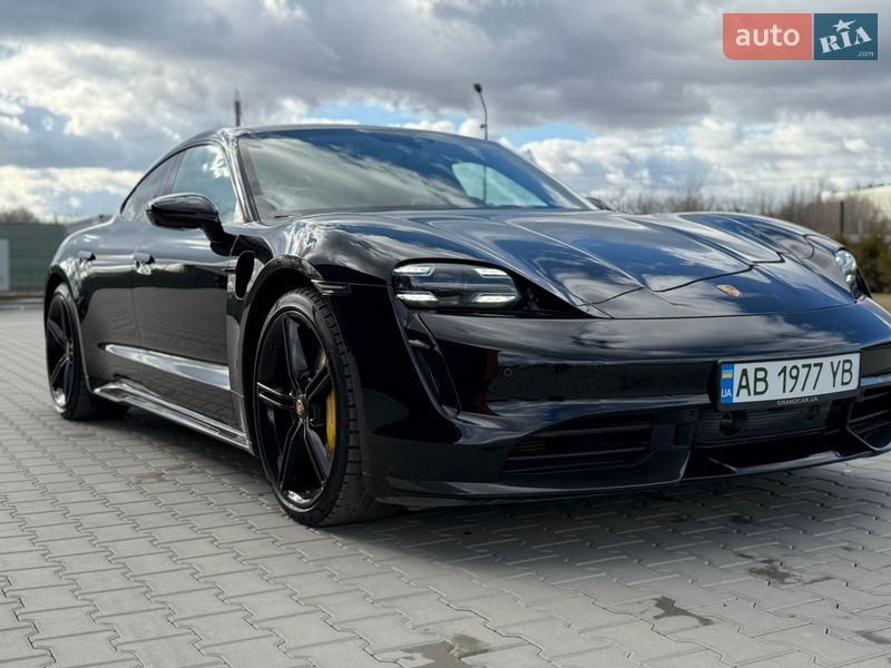 Седан Porsche Taycan 2020 в Виннице