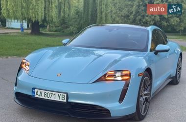 Седан Porsche Taycan 2022 в Киеве