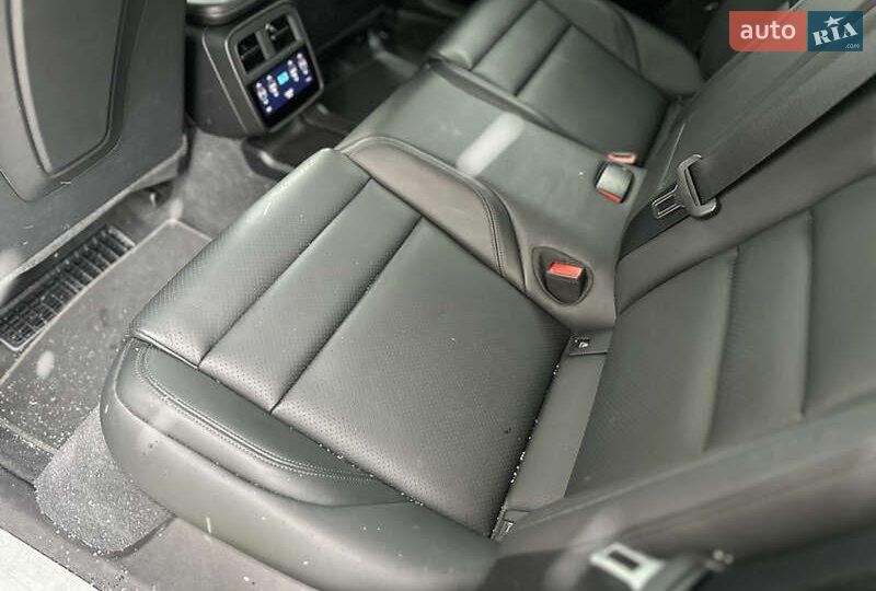 Седан Porsche Taycan 2022 в Одессе