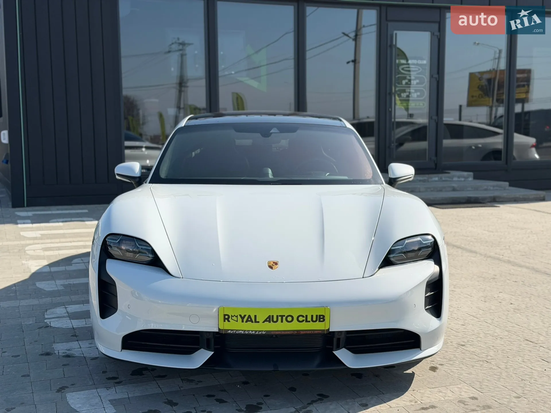 2020 Porsche Taycan - мініатюра 2