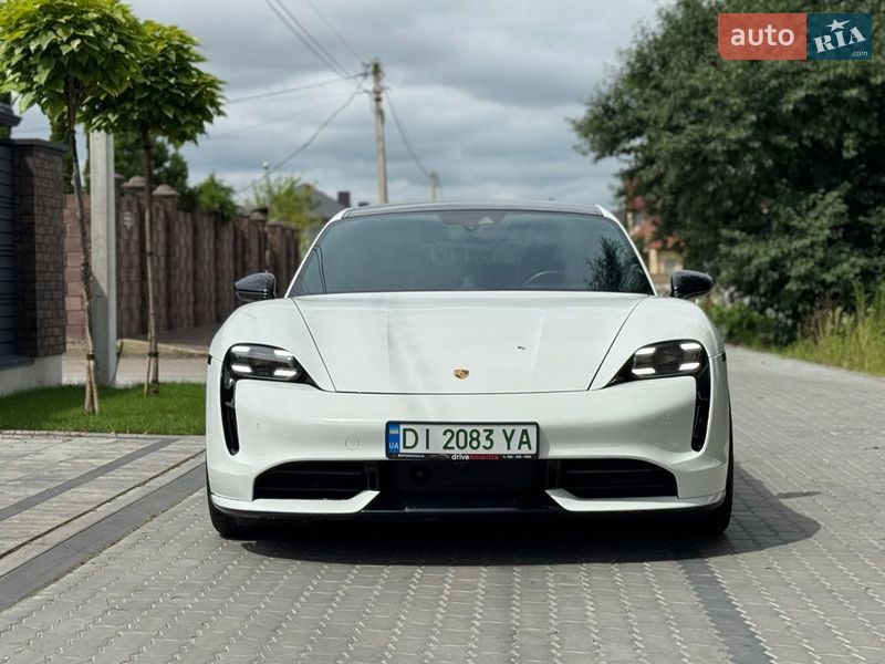 Porsche Taycan 2020