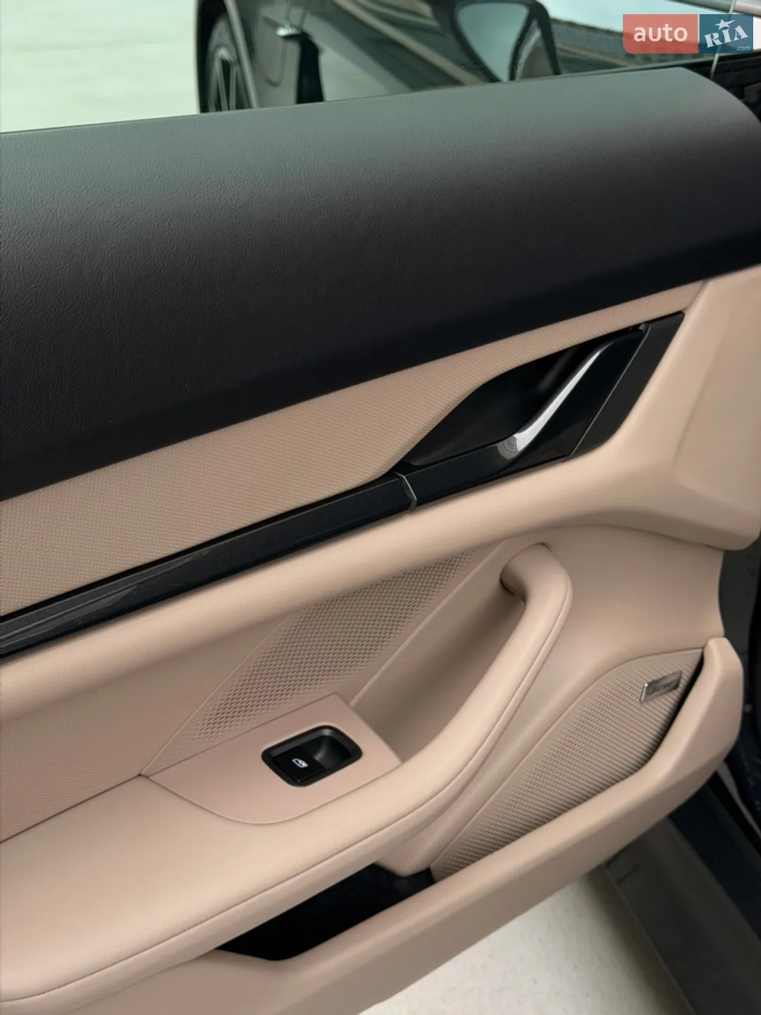 2023 Porsche Taycan - мініатюра 18