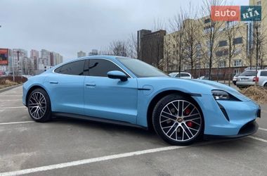 Седан Porsche Taycan 2020 в Киеве