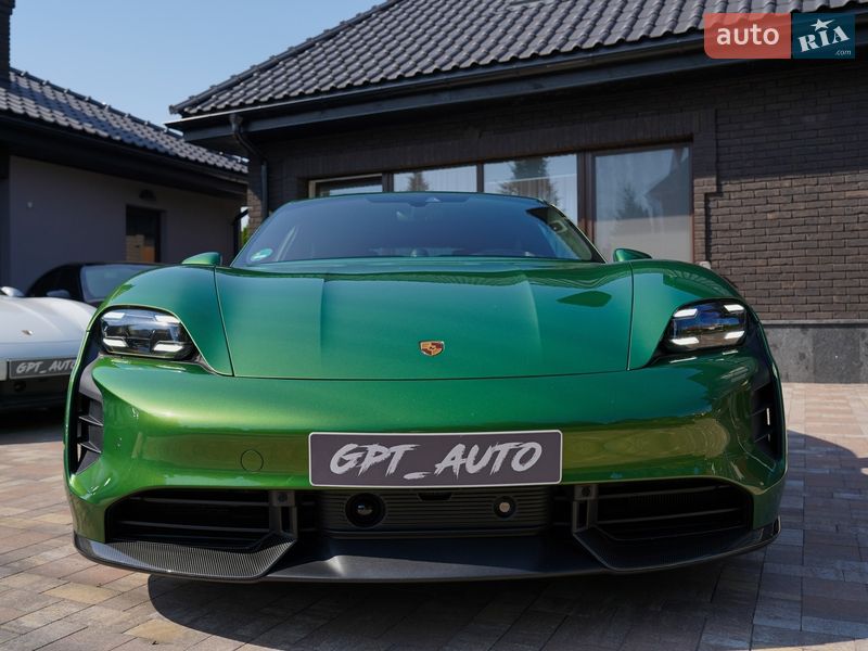 Седан Porsche Taycan 2022 в Киеве