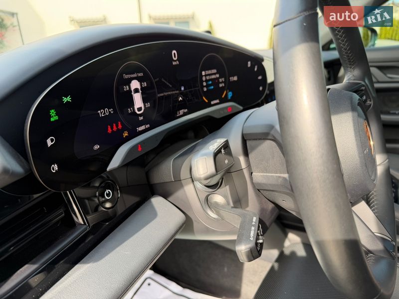 Седан Porsche Taycan 2022 в Ровно