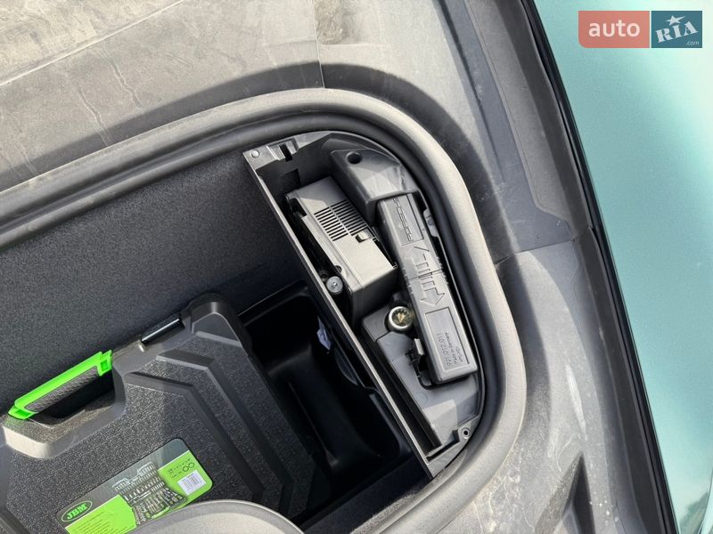 Седан Porsche Taycan 2022 в Ровно