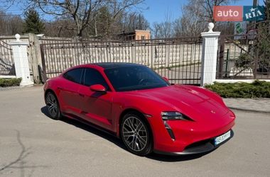 Седан Porsche Taycan 2023 в Виннице