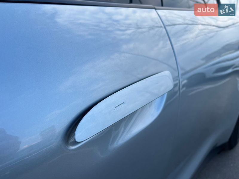 Седан Porsche Taycan 2023 в Києві