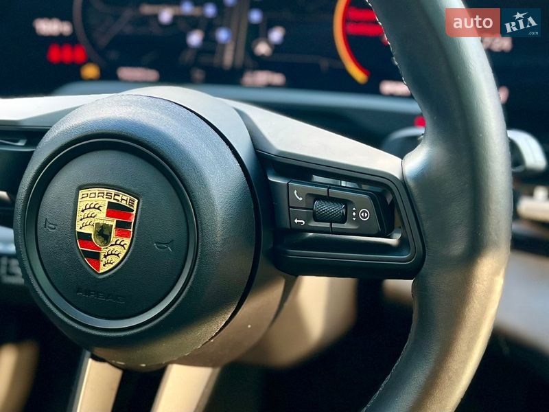 Седан Porsche Taycan 2023 в Києві