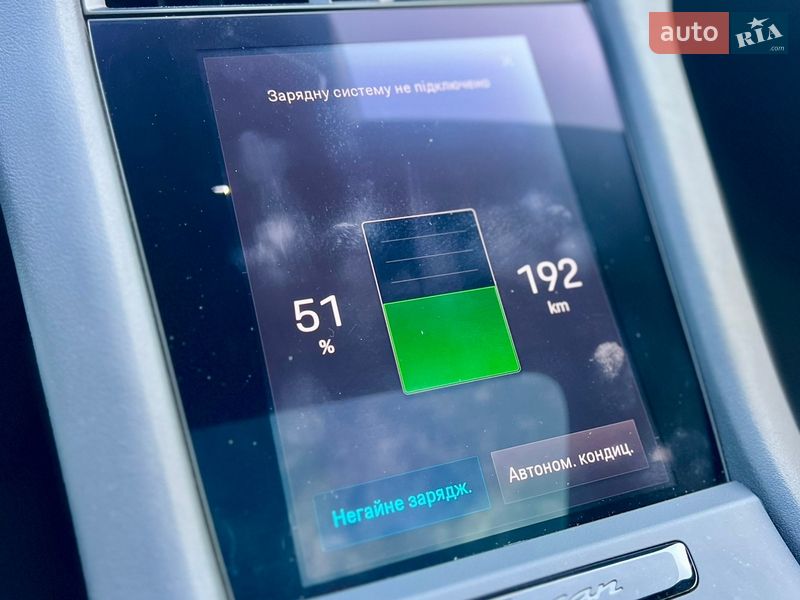 Седан Porsche Taycan 2023 в Києві