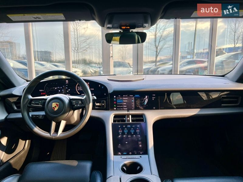 Седан Porsche Taycan 2023 в Києві