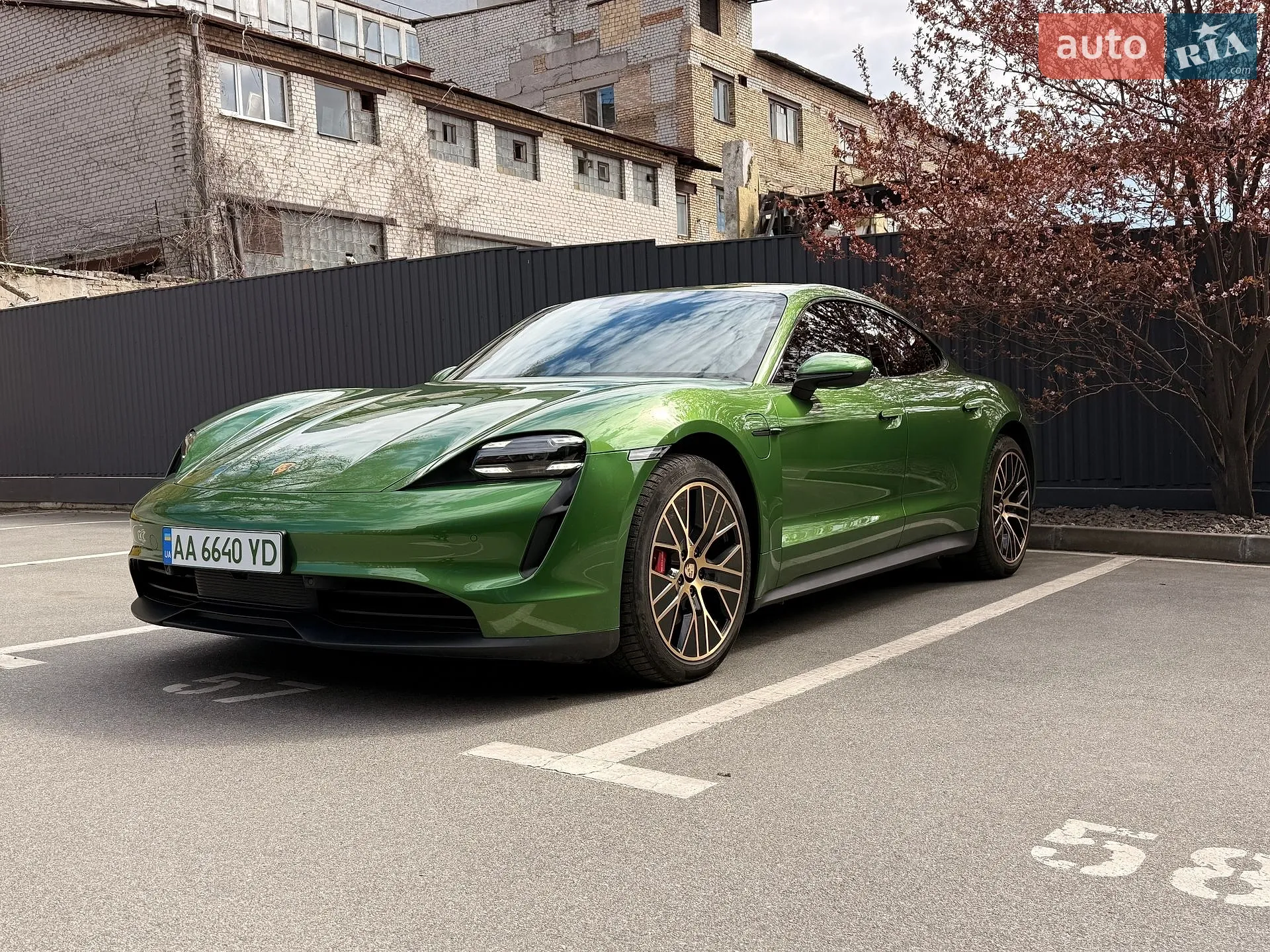 2020 Porsche Taycan - мініатюра 3