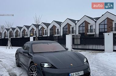 Седан Porsche Taycan 2019 в Києві
