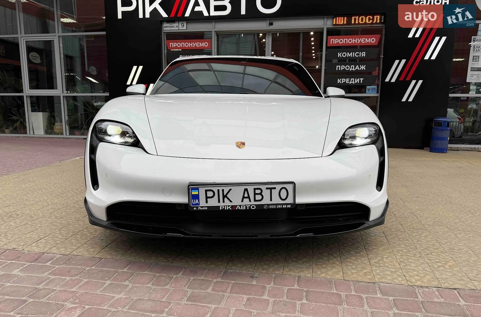 2023 Porsche Taycan - мініатюра 3