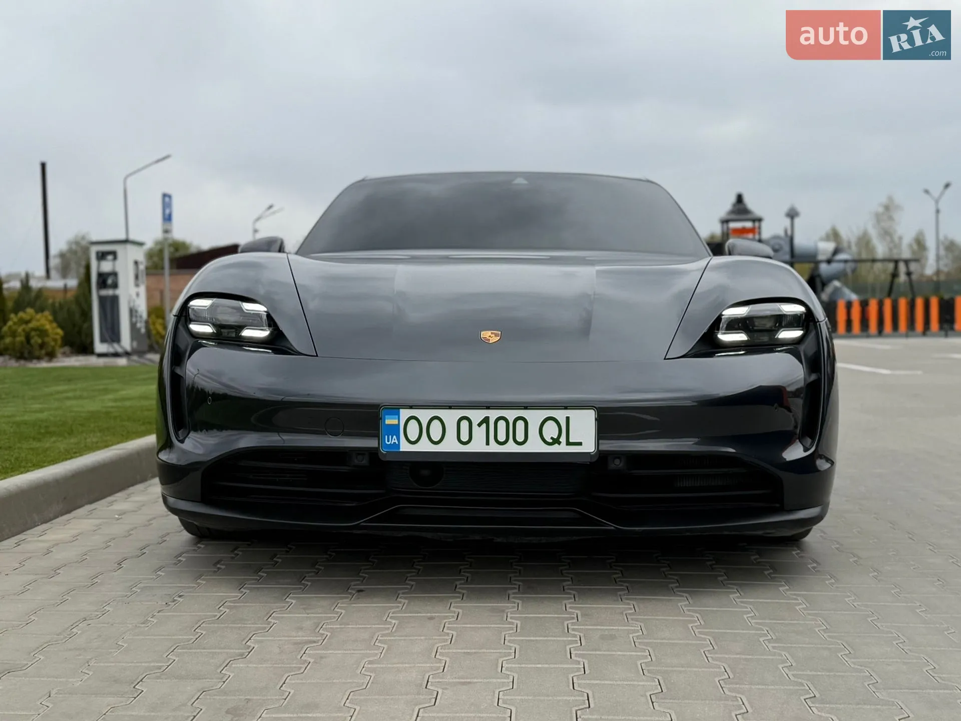 2020 Porsche Taycan - мініатюра 2