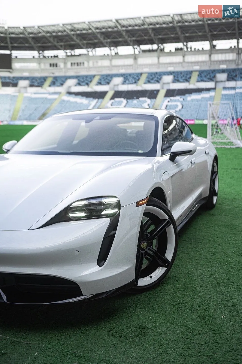 2020 Porsche Taycan - мініатюра 6