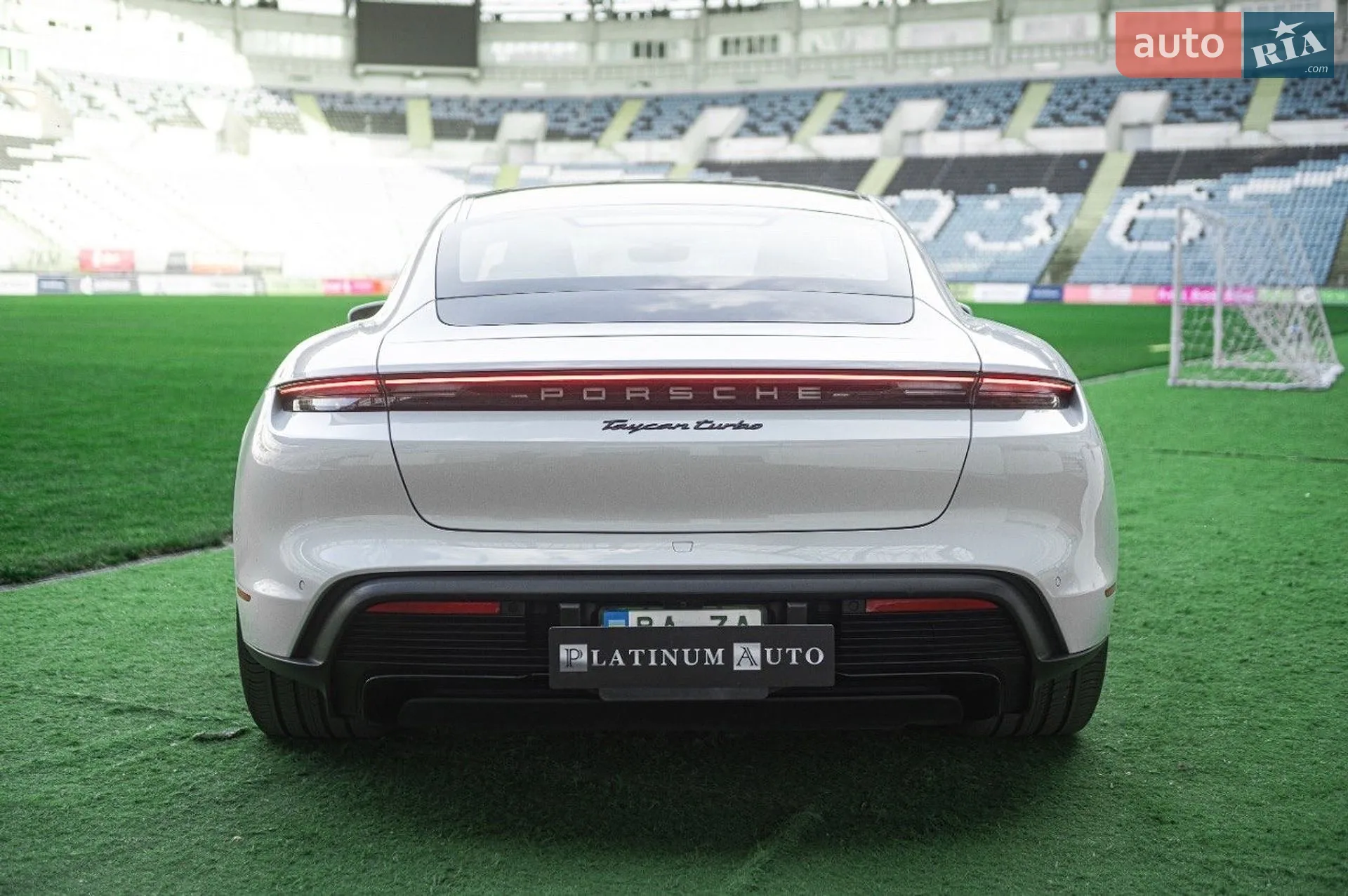 2020 Porsche Taycan - мініатюра 18