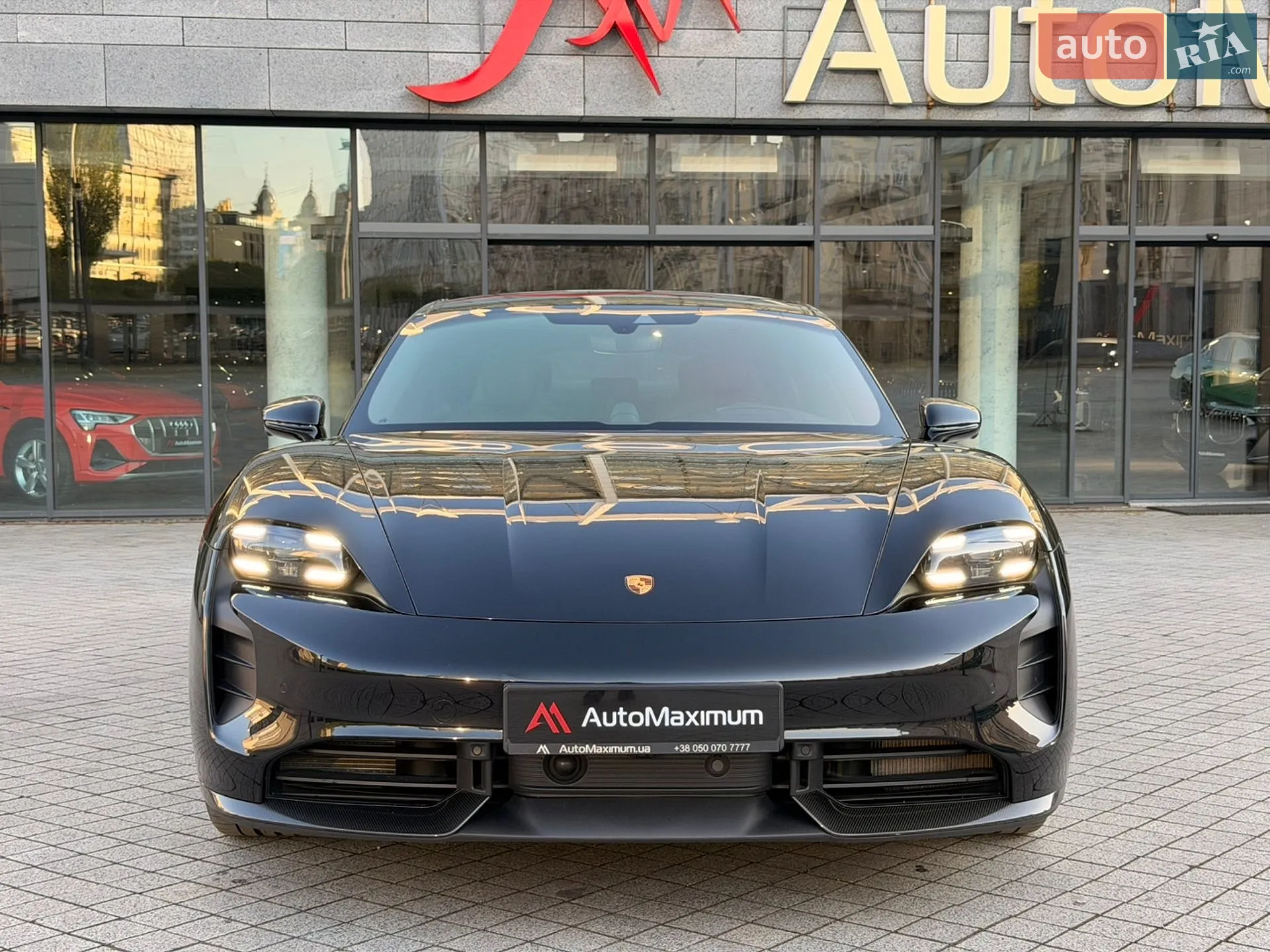 2021 Porsche Taycan - мініатюра 2