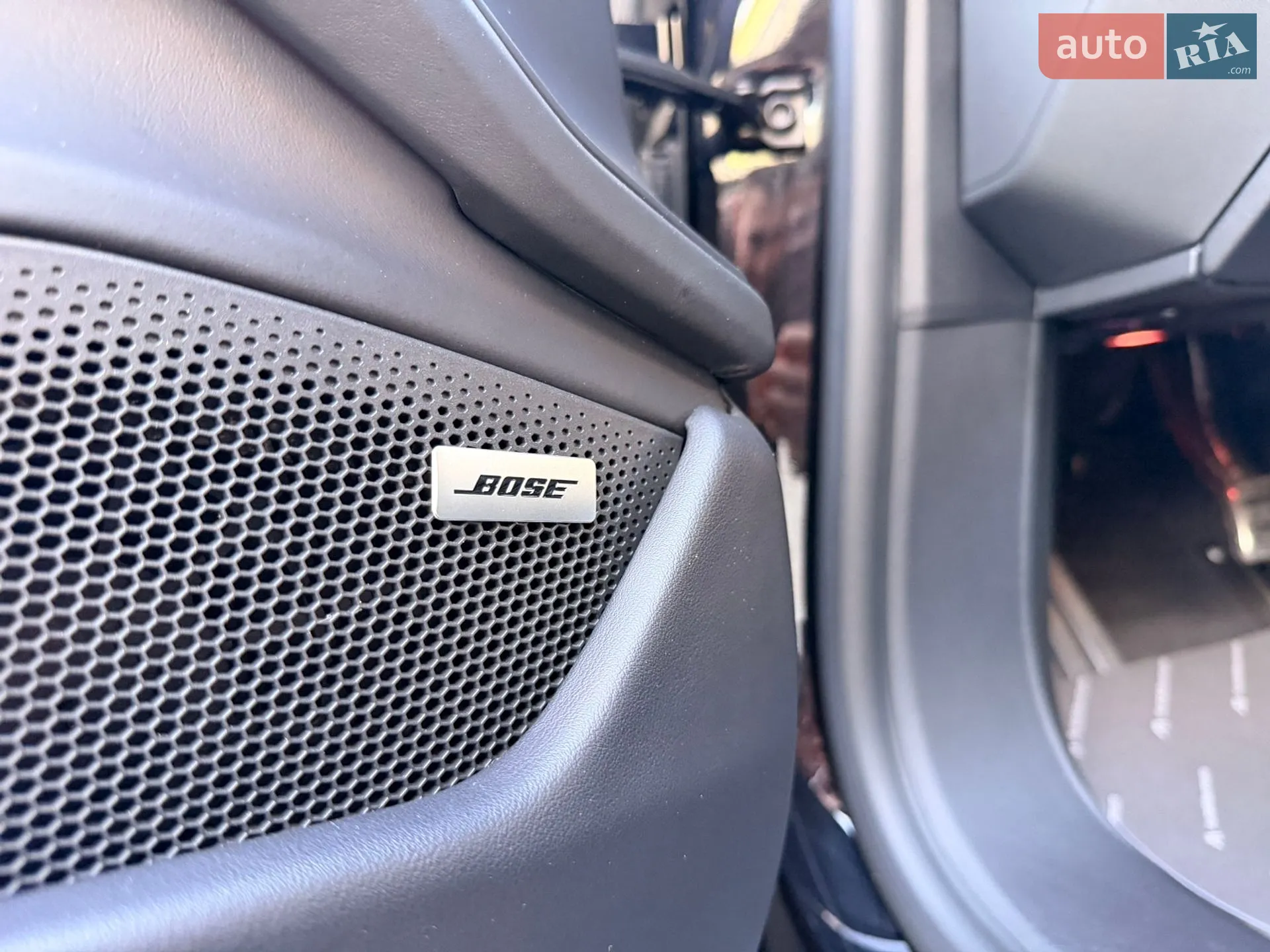 2021 Porsche Taycan - мініатюра 12