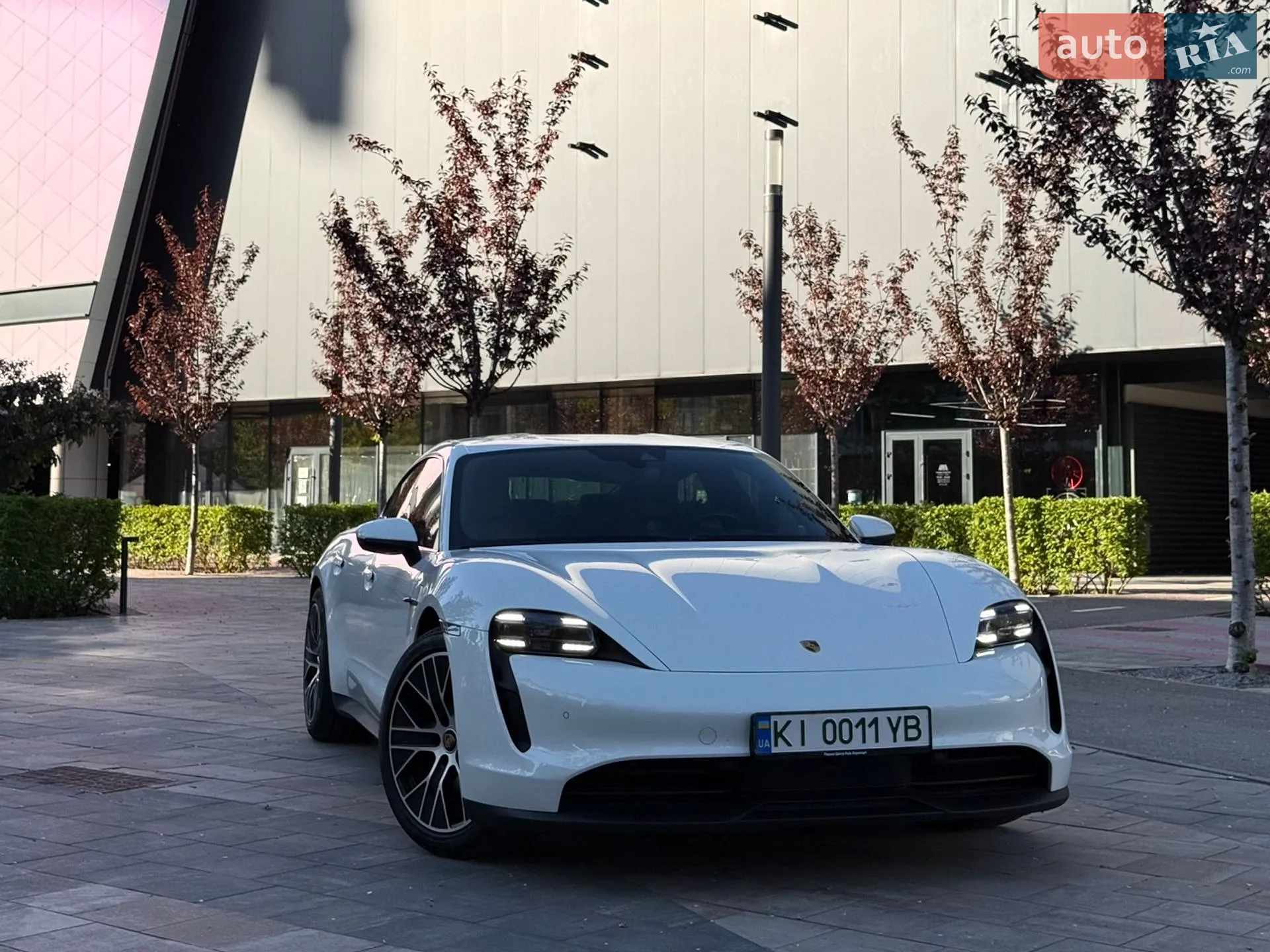 2021 Porsche Taycan - мініатюра 2