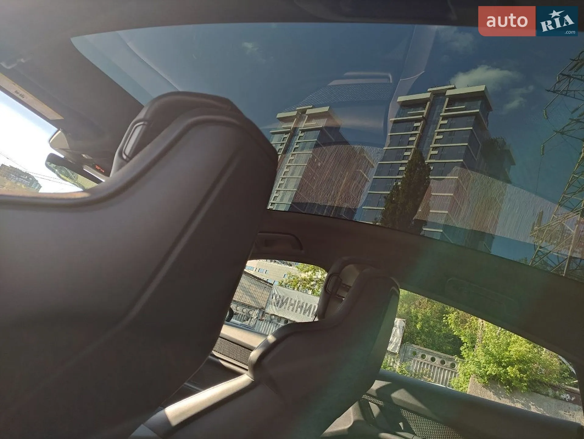 2020 Porsche Taycan - мініатюра 28