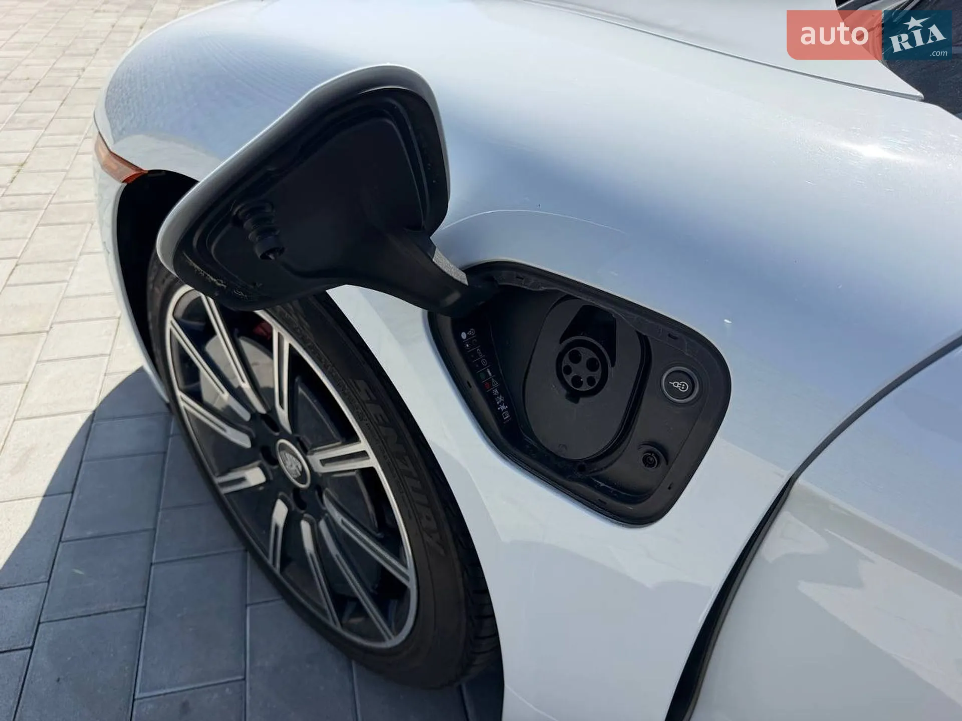 2020 Porsche Taycan - мініатюра 6