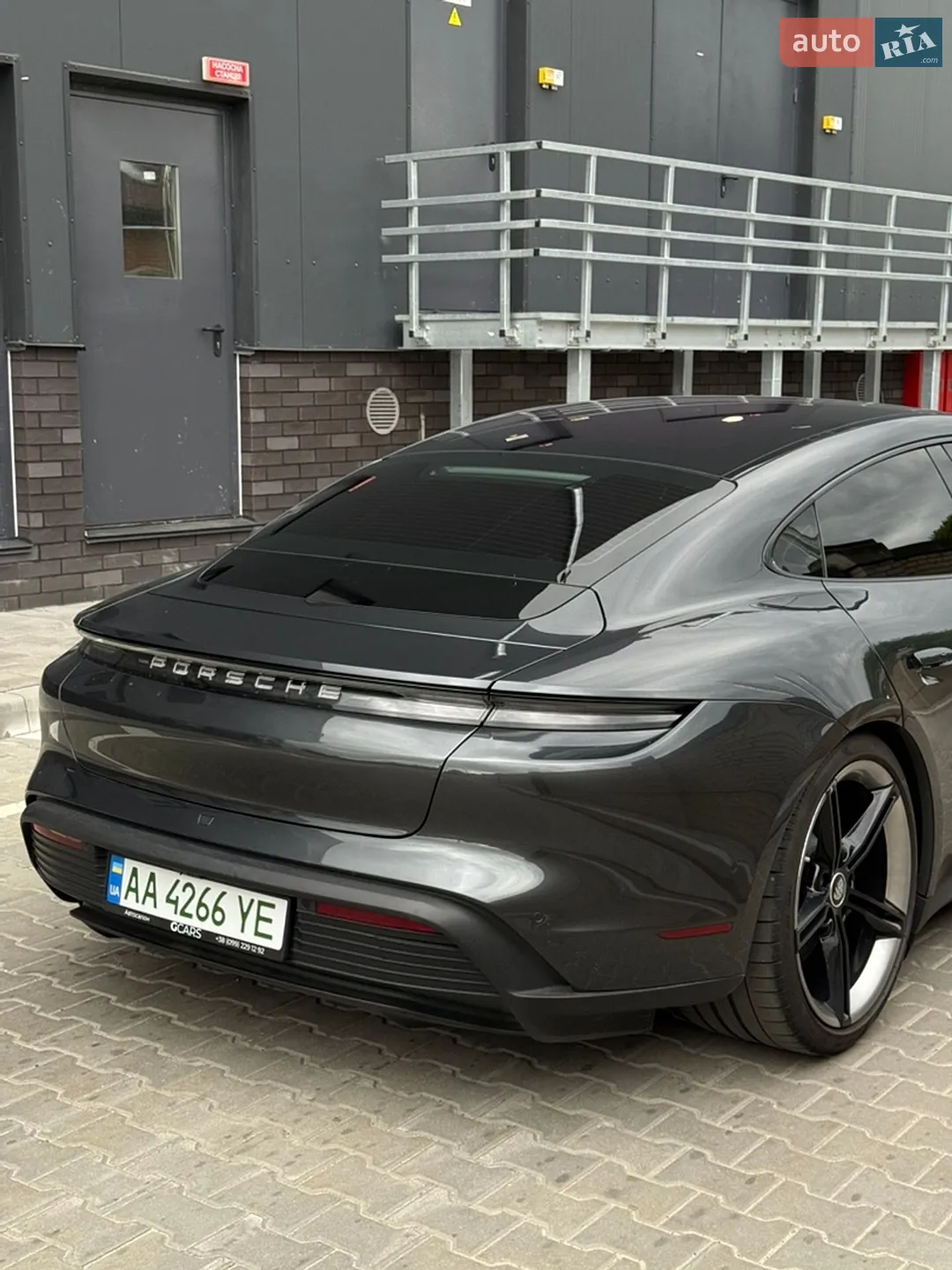 2020 Porsche Taycan - мініатюра 10