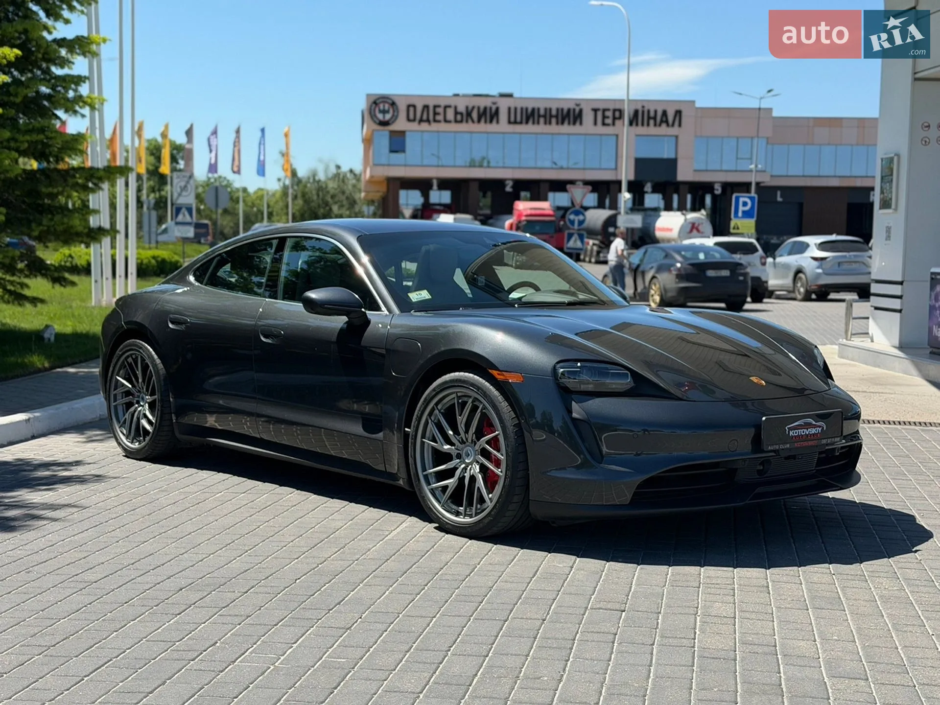 2022 Porsche Taycan - мініатюра 3