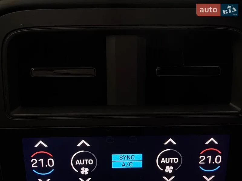 Porsche Taycan 2020 VIN WP0ZZZY1ZMSA25808 фото оголошення 25 з 52