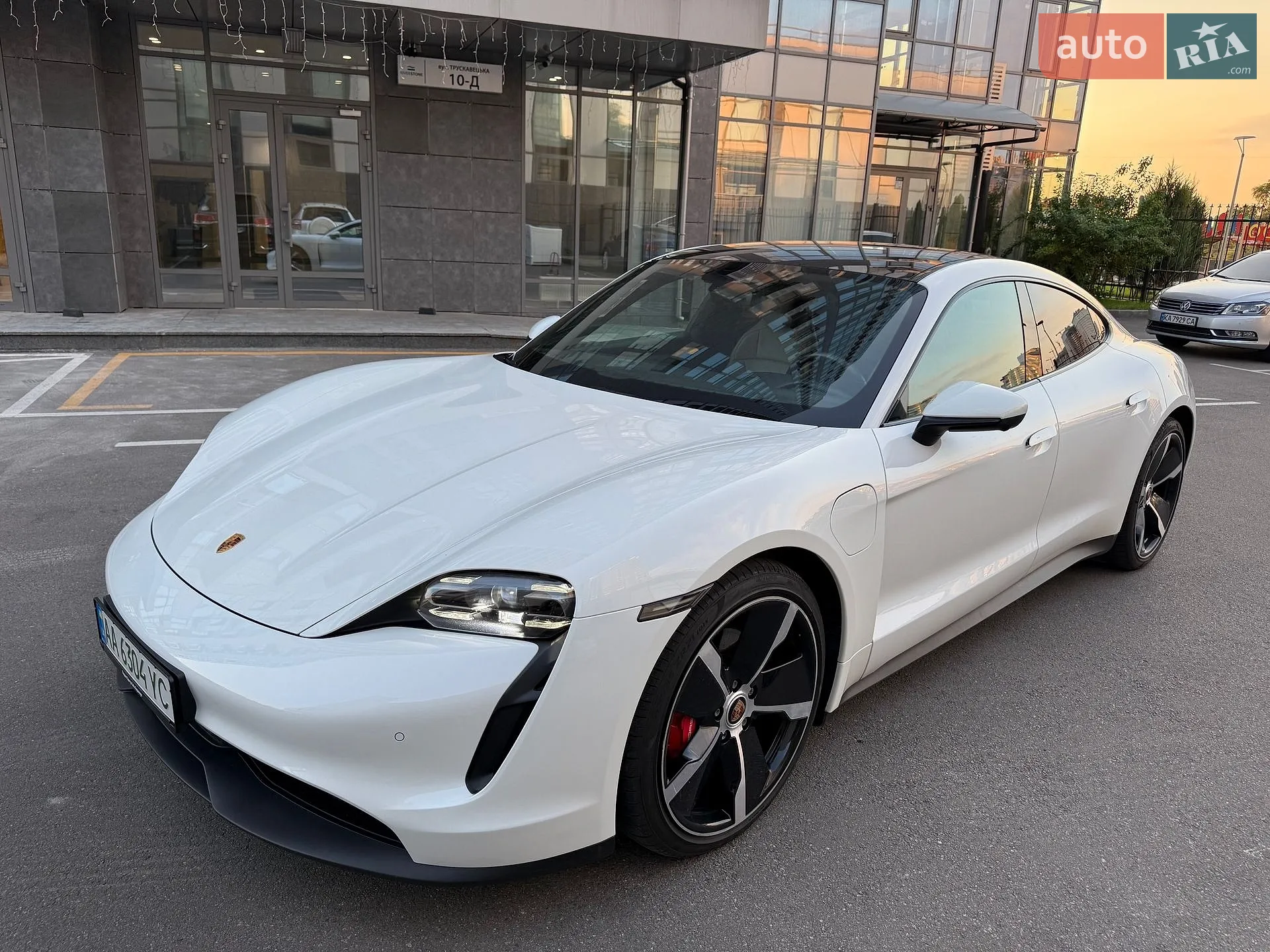 2021 Porsche Taycan - мініатюра 3