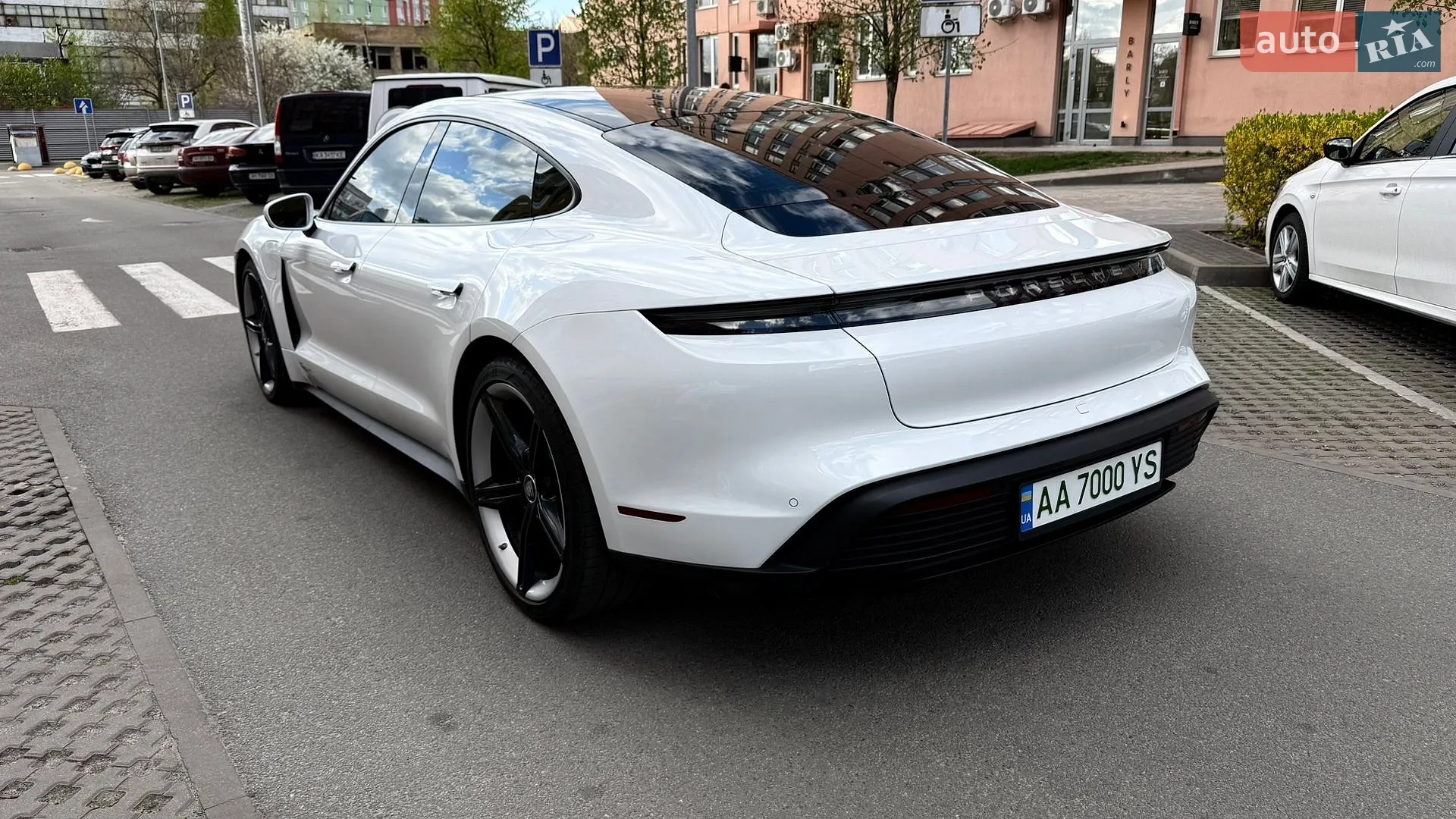 2022 Porsche Taycan - мініатюра 2