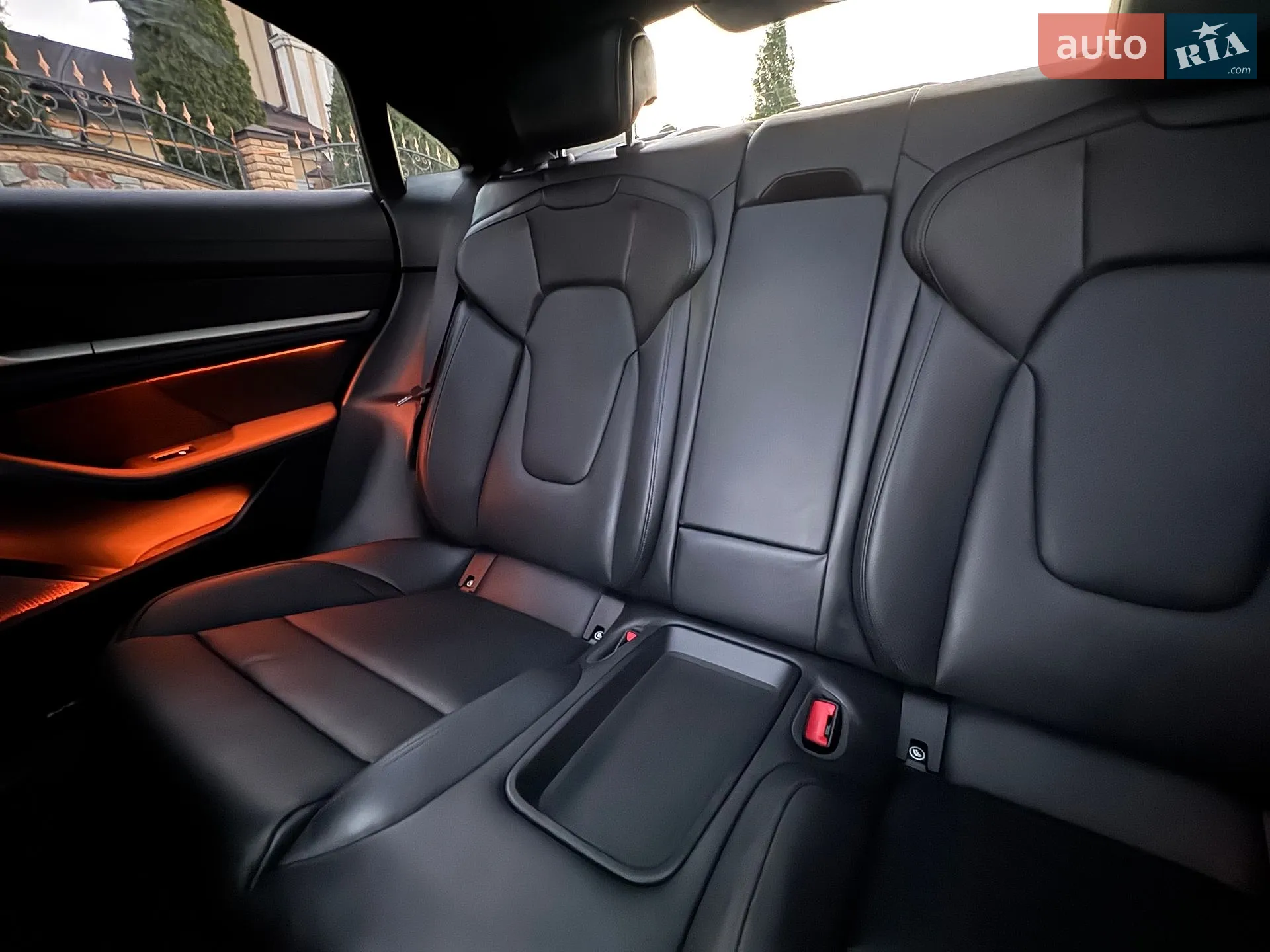 2020 Porsche Taycan - мініатюра 29