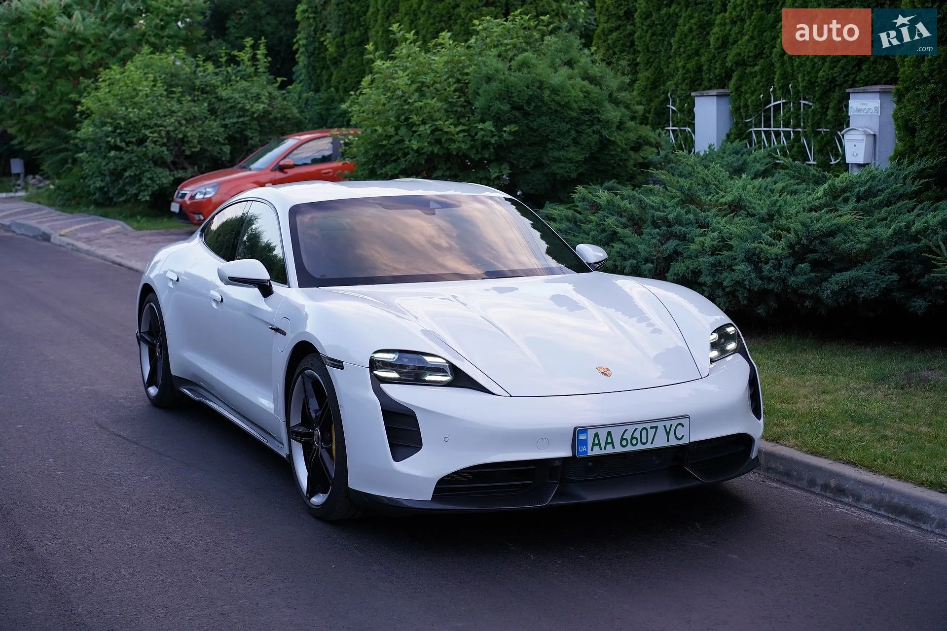2020 Porsche Taycan - фото 1