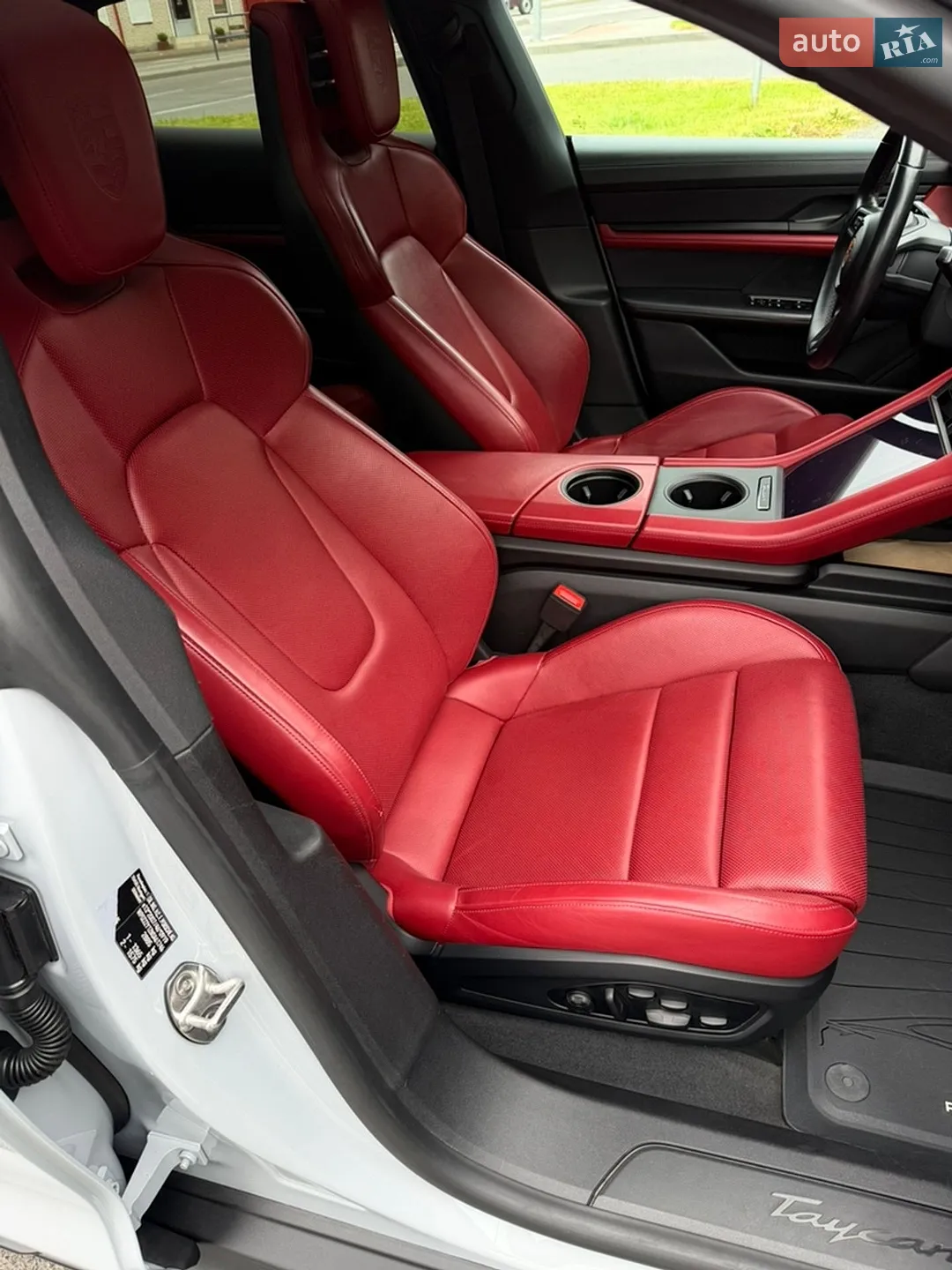 2021 Porsche Taycan - мініатюра 22