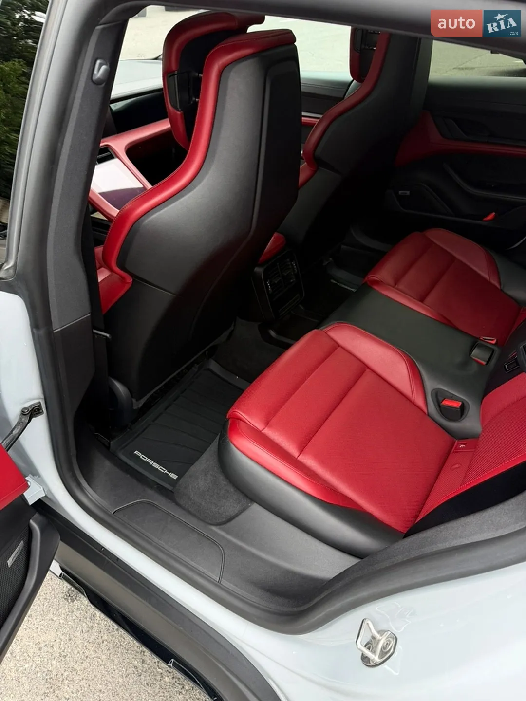 2021 Porsche Taycan - мініатюра 26