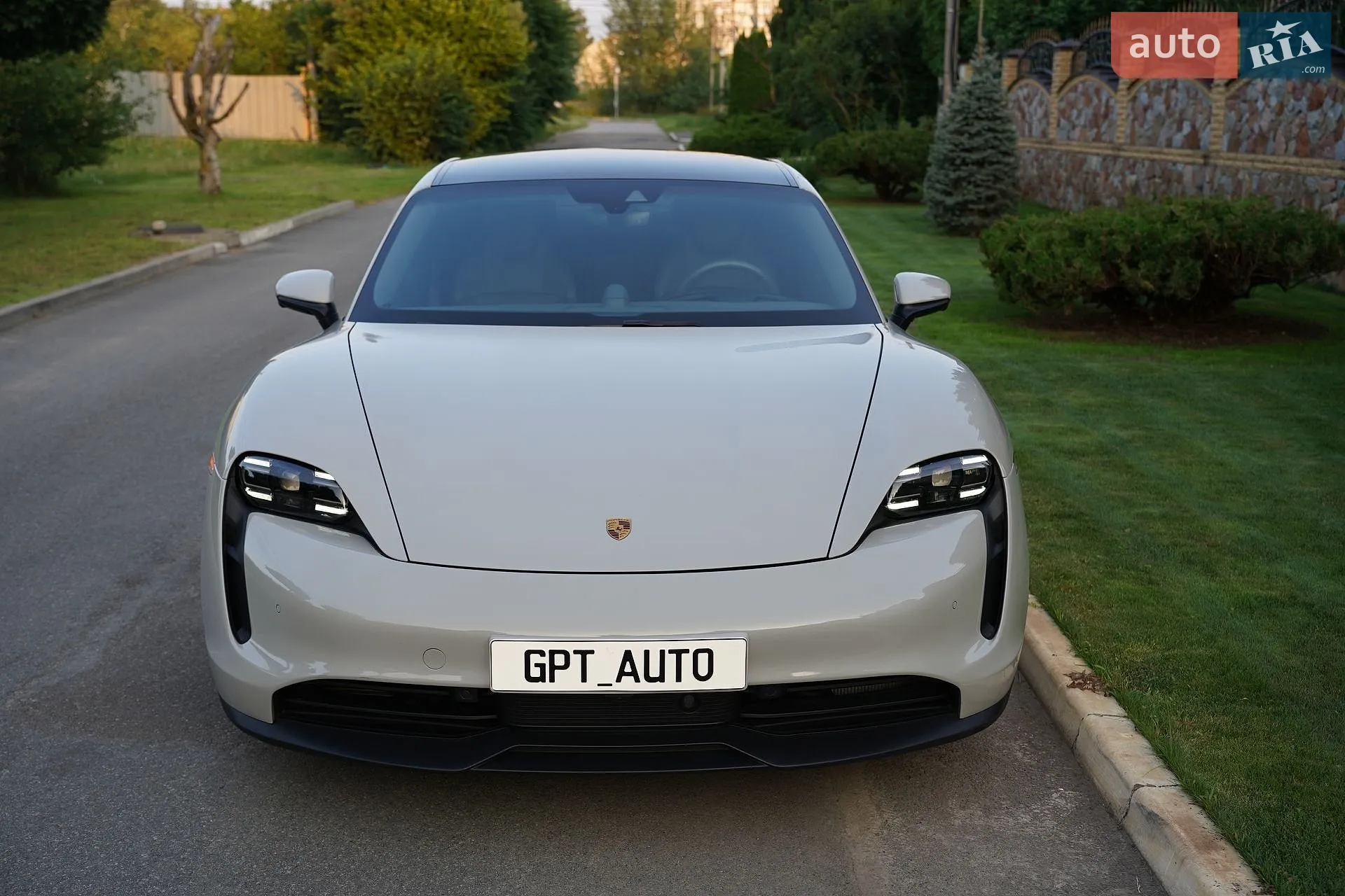 2022 Porsche Taycan - мініатюра 2