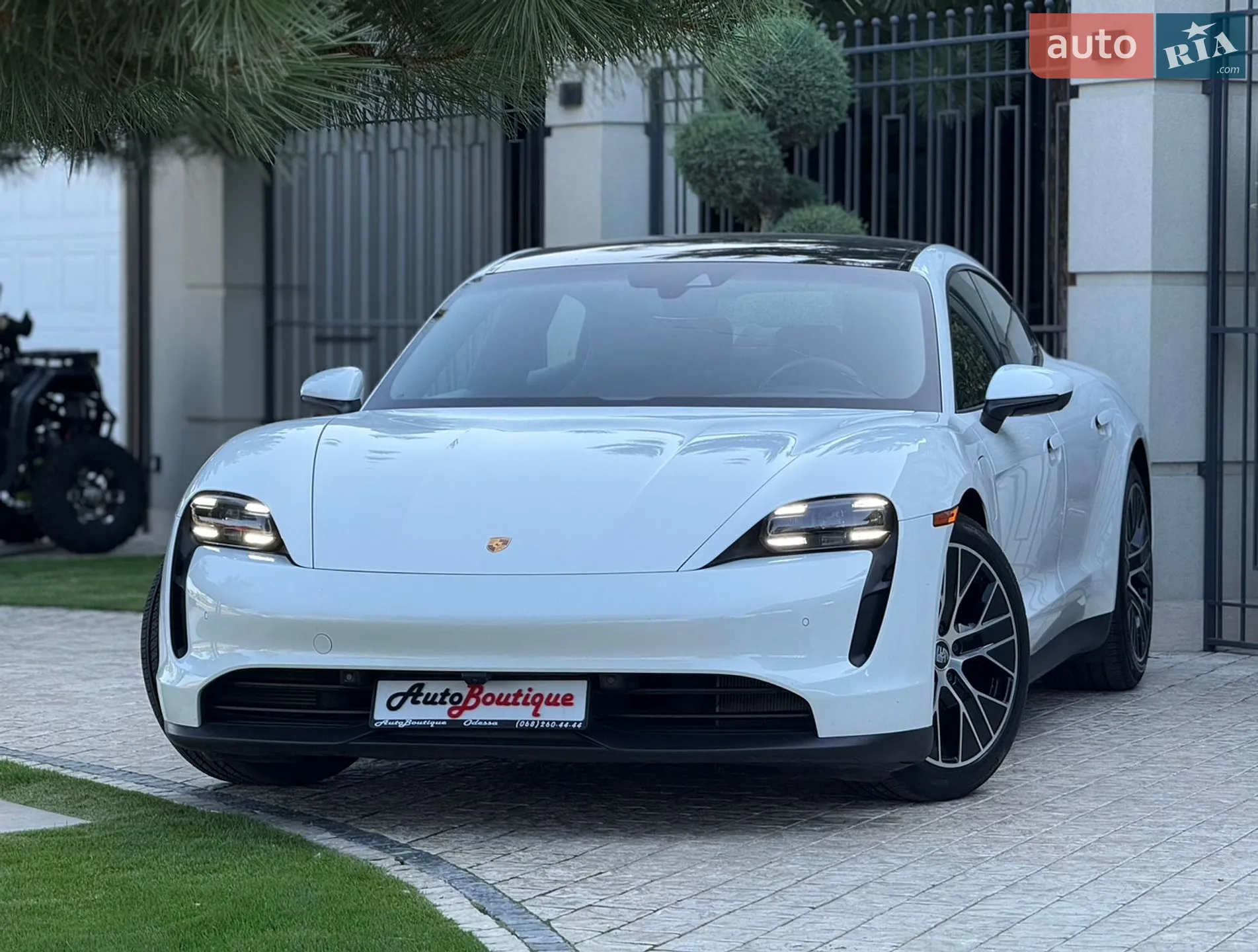 2021 Porsche Taycan - мініатюра 12