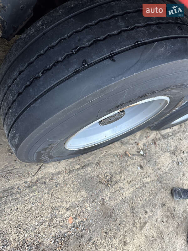 Контейнеровоз напівпричіп Причеп Зерновоз 1998 в Кривому Озері фото 8 Контейнеровоз напівпричіп Причеп Зерновоз 1998 в Кривому Озері