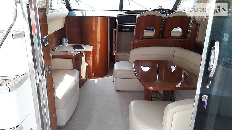 Моторна яхта Princess 42 2008 в Києві