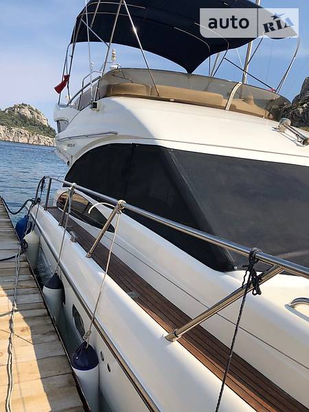 Моторна яхта Princess 42 2008 в Києві